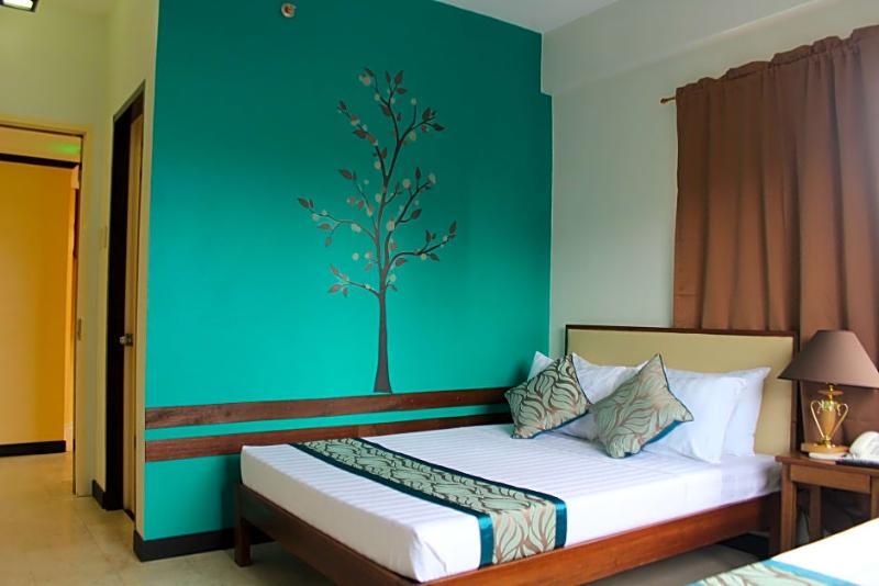 Reddoorz Plus Near Rizal Junction Puerto Princesa Exterior foto